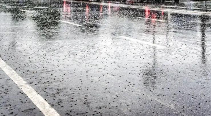 多地迎来强降雨 自驾出行需谨慎